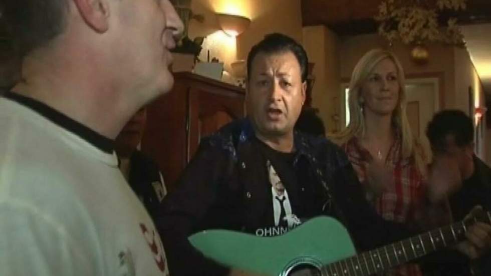 Reportage lors d'une soirée "veillée pour Johnny" à Boulogne-sur-Mer Reportage lors d'une soirée "veillée pour Johnny" à Boulogne-sur-Mer