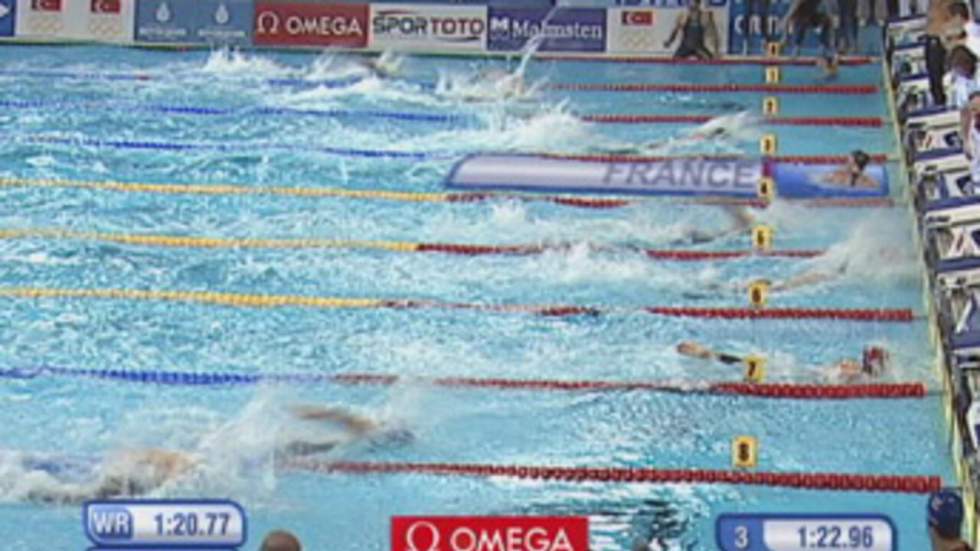 Les Bleus décrochent l'or sur 4x50 m nage libre en petit bassin