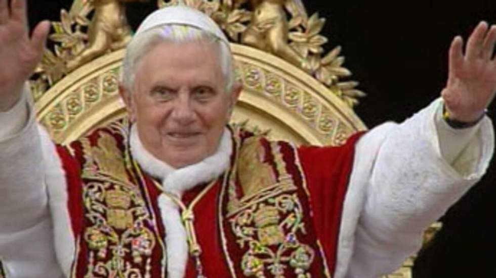 Au lendemain de son agression, le pape délivre sa bénédiction "urbi et orbi"