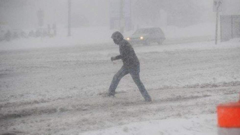 Le vent et la neige paralysent plusieurs États dans le centre du pays Le vent et la neige paralysent plusieurs États dans le centre du pays