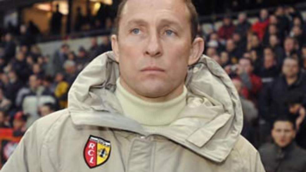 Jean-Pierre Papin nommé au poste d'entraîneur de Châteauroux Jean-Pierre Papin nommé au poste d'entraîneur de Châteauroux
