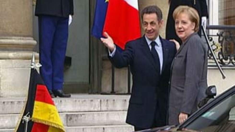 Merkel à Paris pour entretenir la flamme du couple franco-allemand