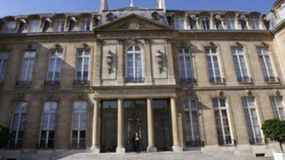 Une association porte plainte à Paris après l'affaire des sondages de l'Élysée