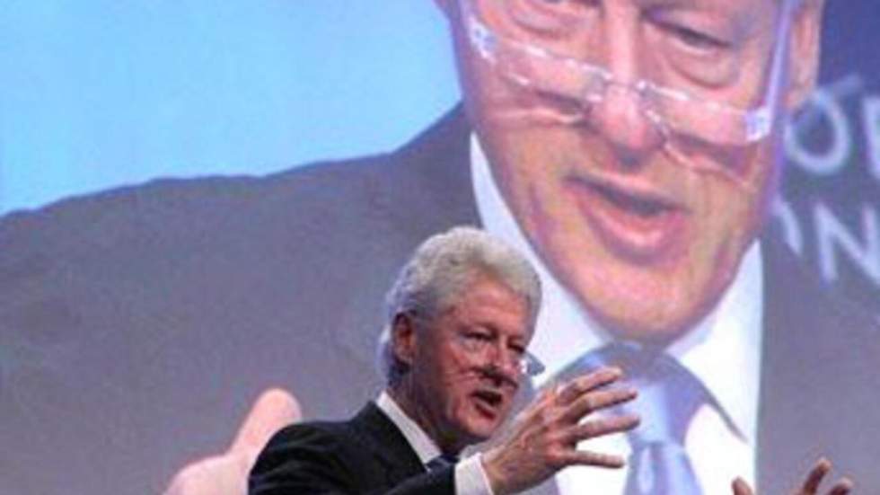 Opéré du cœur à New York, Bill Clinton "a bon moral"