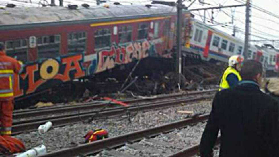 La collision entre deux trains près de Bruxelles a fait au moins 18 morts La collision entre deux trains près de Bruxelles a fait au moins 18 morts