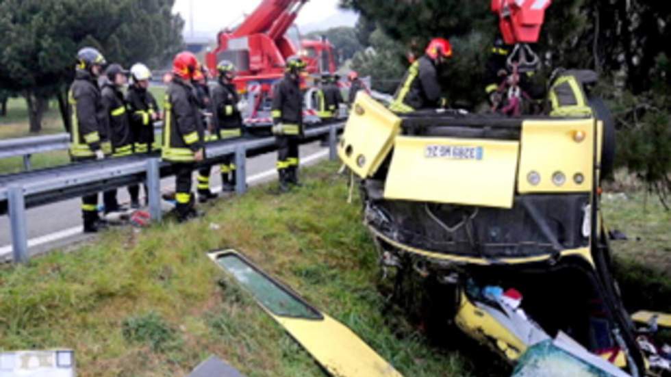 Trois morts dans l'accident d'un bus scolaire français en Toscane