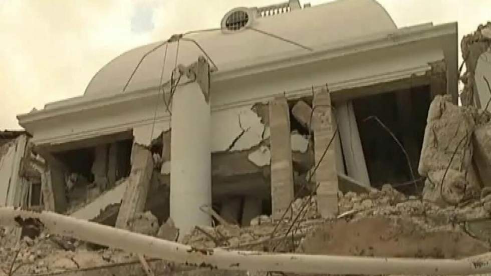 Paris annule la dette du pays et verse 270 millions pour sa reconstruction Paris annule la dette du pays et verse 270 millions pour sa reconstruction