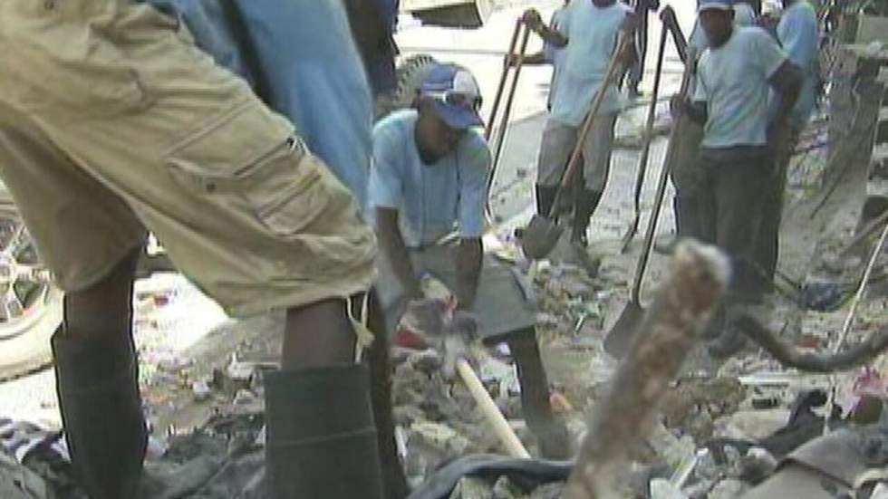 En Haïti, des "hommes en bleu" pour reconstruire