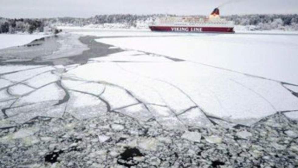 Une cinquantaine de navires bloqués par les glaces de la mer Baltique Une cinquantaine de navires bloqués par les glaces de la mer Baltique