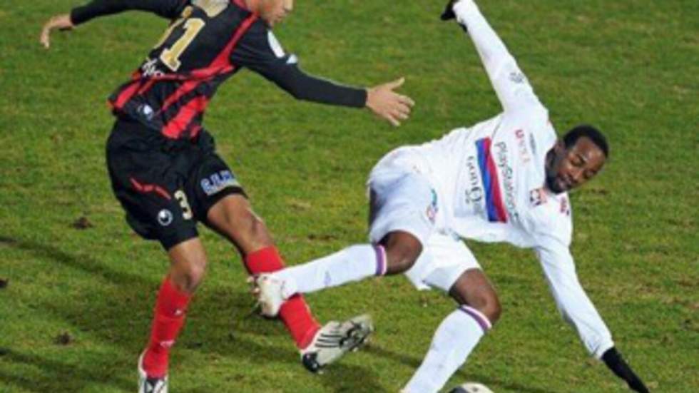 L'OL cale à Boulogne, le PSG décroche un nul inespéré à Lens