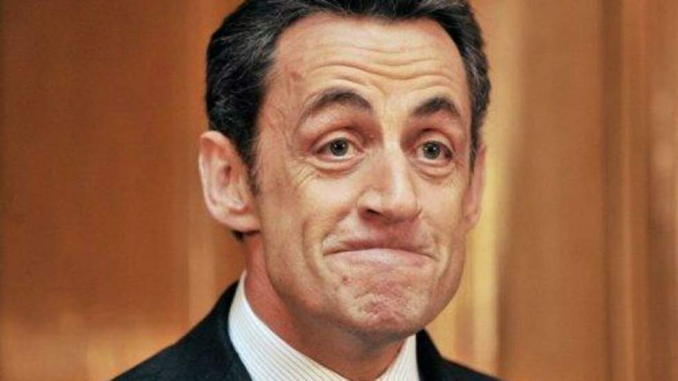 Sarkozy élude les "élucubrations" sur sa vie de couple