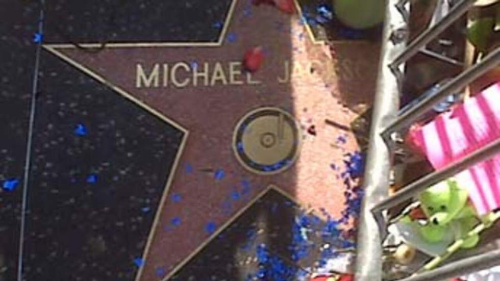 Sony débourse 250 millions d'euros pour les droits des produits dérivés de Michael Jackson Sony débourse 250 millions d'euros pour les droits des produits dérivés de Michael Jackson