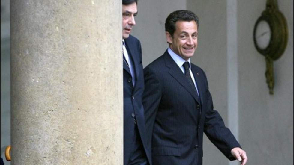 Après la défaite électorale, Sarkozy s'apprête à remanier le gouvernement