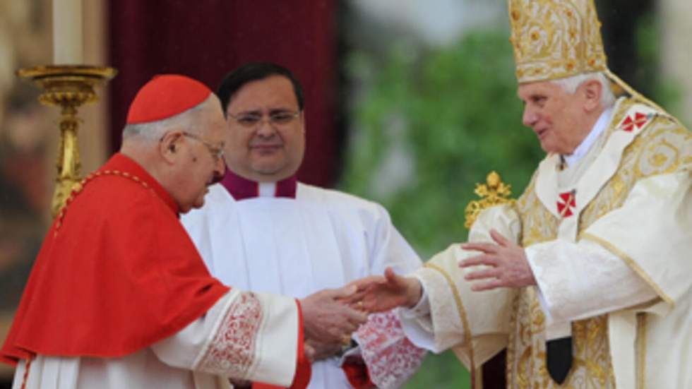 Le doyen des cardinaux fustige les "commérages" visant l'Église Le doyen des cardinaux fustige les "commérages" visant l'Église