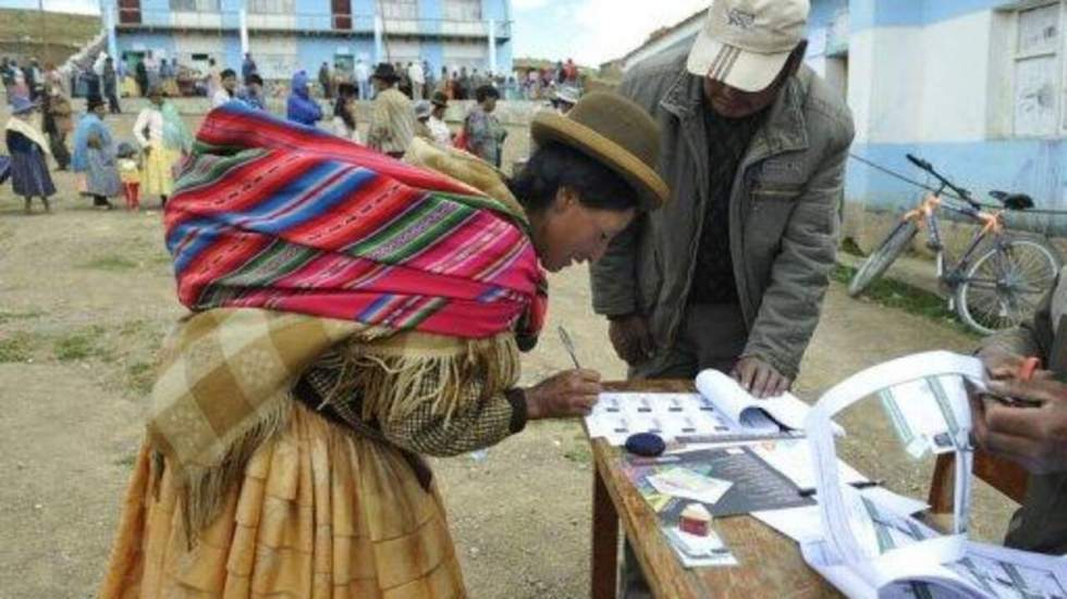 Aux élections régionales, le parti d'Evo Morales fait la course en tête