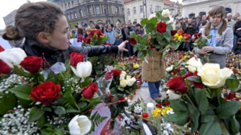 Les Polonais sous le choc après la mort de leur président