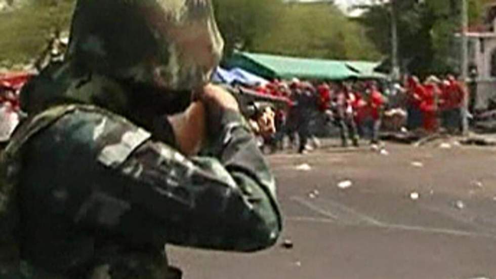 Le chaos règne à Bangkok après la dispersion des "chemises rouges"