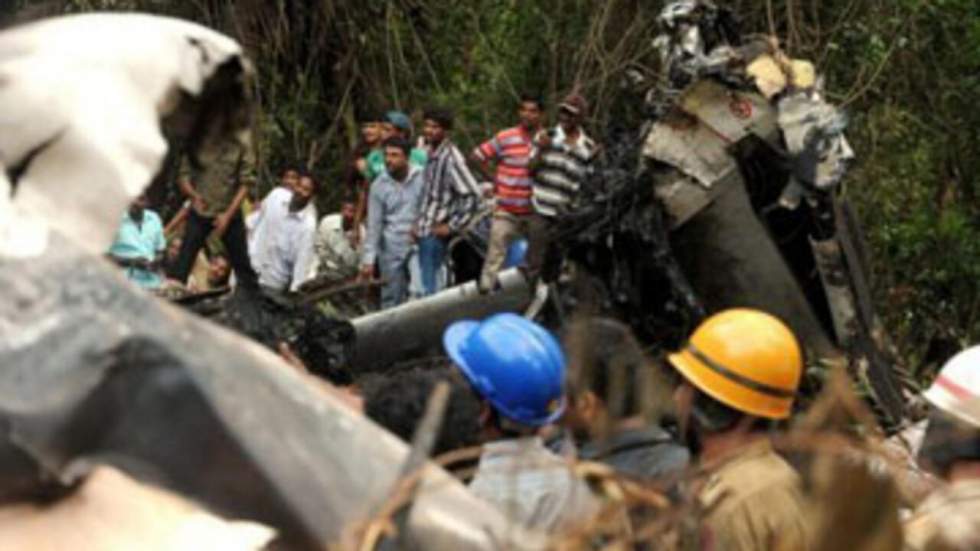 Les causes du crash de l'avion d'Air India demeurent inconnues Les causes du crash de l'avion d'Air India demeurent inconnues