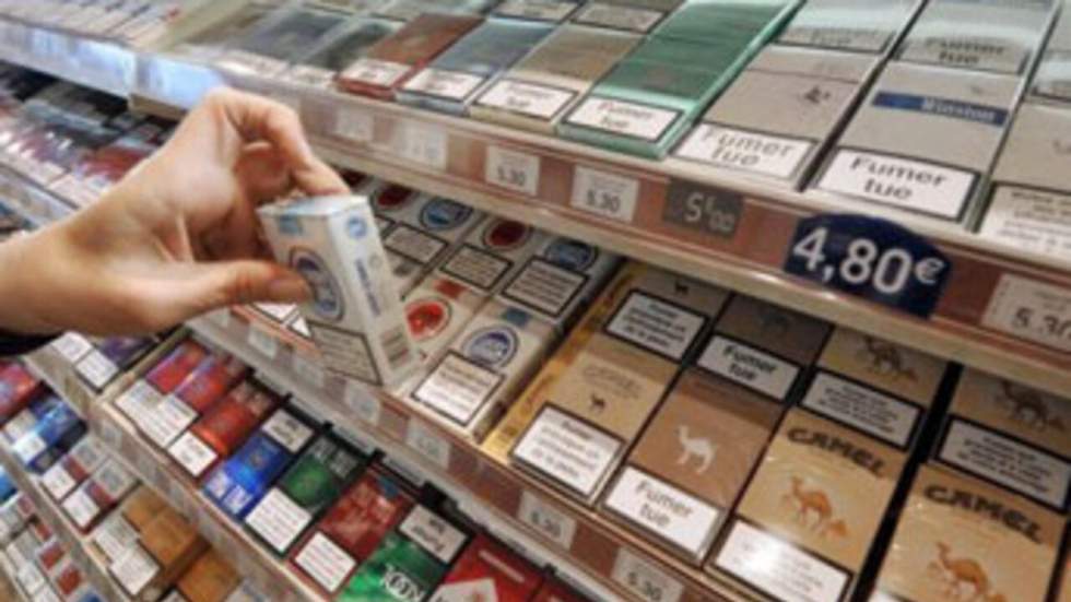La baisse du prix de certaines cigarettes "scandalise" Roselyne Bachelot La baisse du prix de certaines cigarettes "scandalise" Roselyne Bachelot