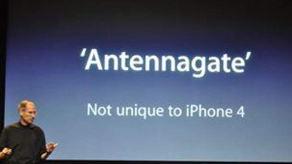 Apple propose des coques protectrices pour mettre fin à l'"Antennagate" Apple propose des coques protectrices pour mettre fin à l'"Antennagate"