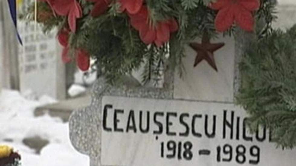 Les corps des époux Ceausescu exhumés pour des tests ADN