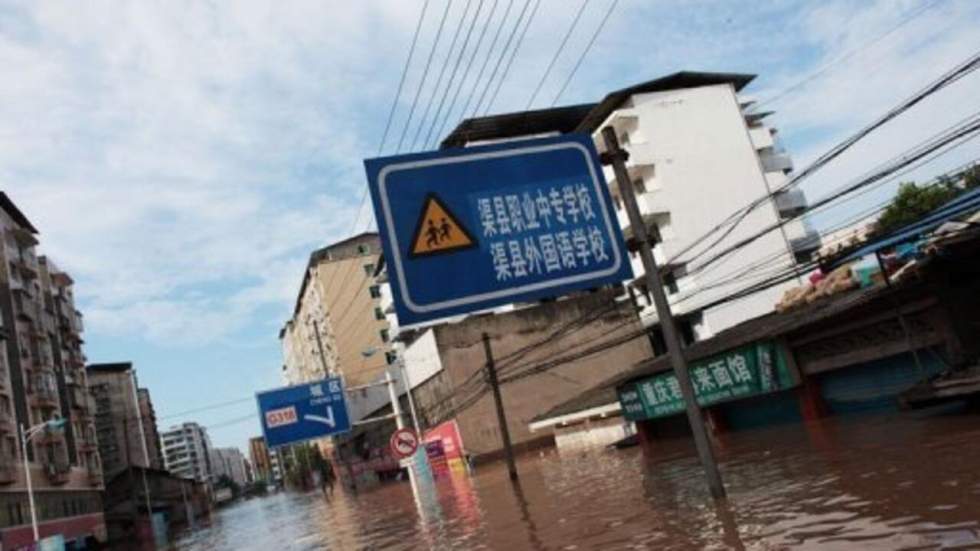 Plus de 100 000 personnes évacuées avant la crue d'une rivière au Sichuan