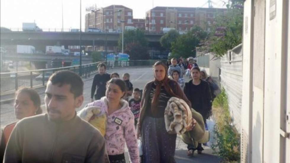 Retour des Roms qui avaient été expulsés de leur campement en Seine-Saint-Denis