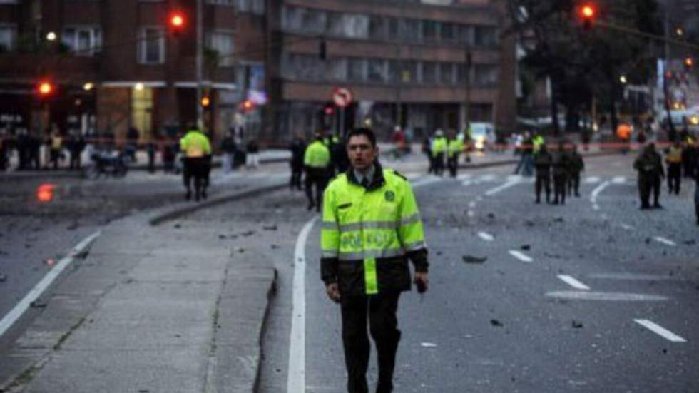 Attentat à la voiture piégée devant les bureaux de la radio Caracol à Bogota Attentat à la voiture piégée devant les bureaux de la radio Caracol à Bogota