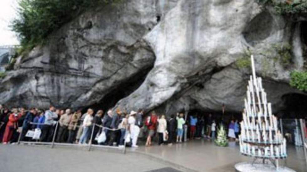 Des milliers de pèlerins évacués à Lourdes après une alerte à la bombe