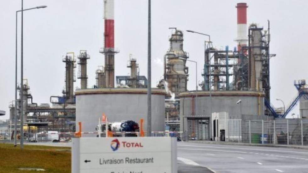 La grève des raffineries menace l'approvisionnement en carburant La grève des raffineries menace l'approvisionnement en carburant