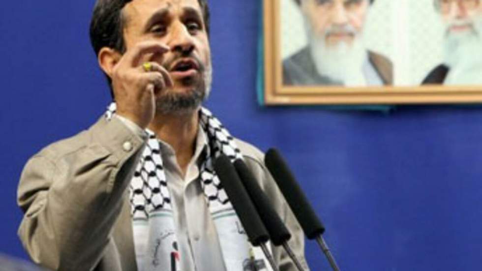 À Beyrouth, Ahmadinejad loue la "résistance" des Libanais face à Israël