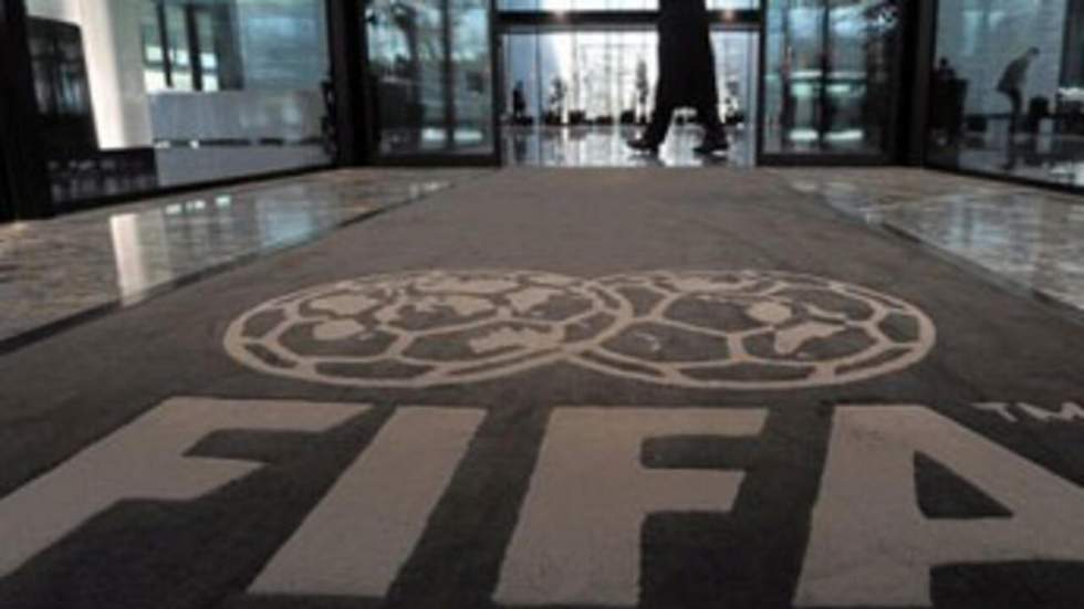 La Fifa suspend les deux membres impliqués dans une affaire de corruption