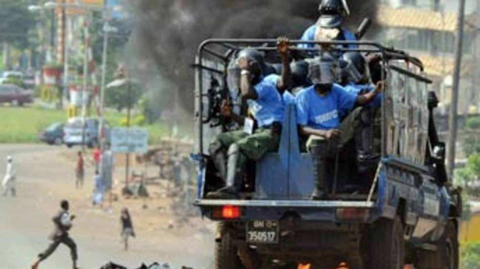 Alpha Condé et Cellou Diallo revendiquent la victoire, heurts à Conakry