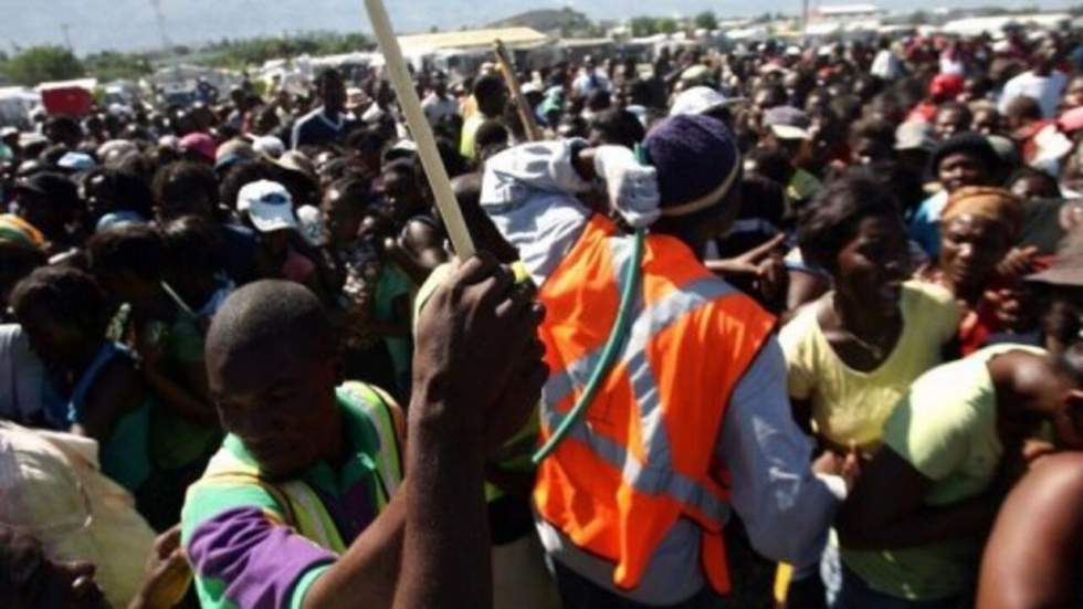 Heurts entre jeunes et casques bleus à Port-au-Prince Heurts entre jeunes et casques bleus à Port-au-Prince