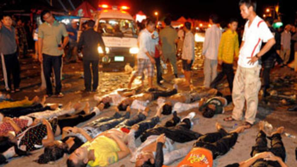 À Phnom Penh, une bousculade fait des centaines de morts