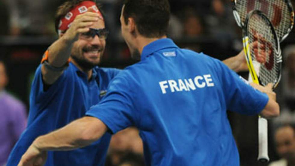 La paire Llodra / Clément arrache le deuxième point pour la France La paire Llodra / Clément arrache le deuxième point pour la France