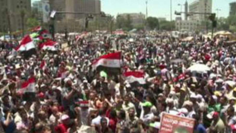 Des manifestants dénoncent au Caire le nouveau Parlement