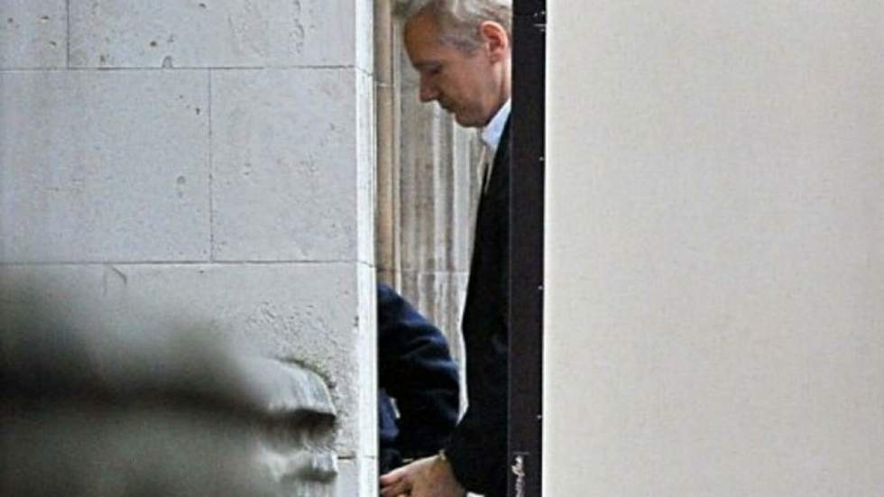 Julian Assange libéré sous conditions après versement d'une caution Julian Assange libéré sous conditions après versement d'une caution