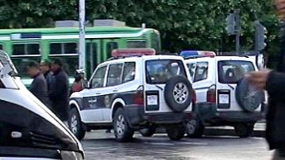 Des unités spéciales de la police remplacent l'armée à Tunis, un homme tué dans la nuit