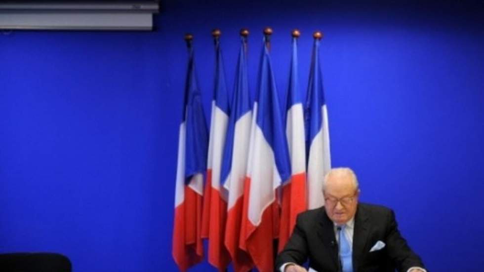 Jean-Marie Le Pen prend sa retraite, « Marine monte au front »