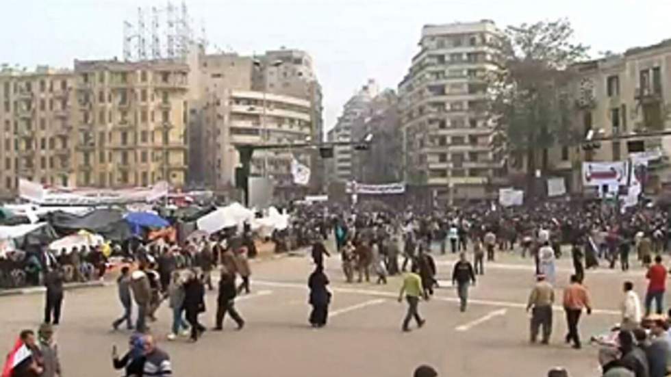 La place Tahrir toujours occupée alors que le nouveau cabinet doit se réunir