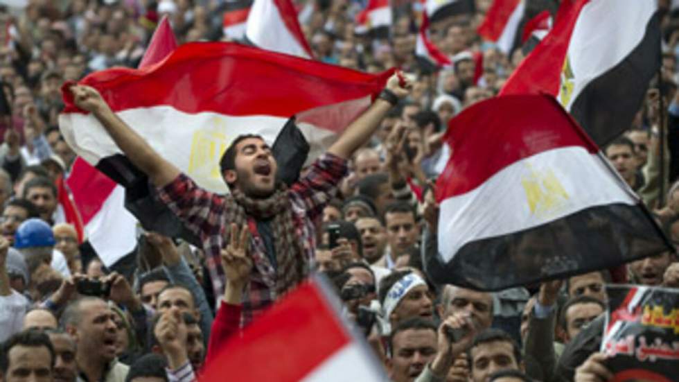 L'Égypte est entrée dans une nouvelle ère, les Algériens manifestent