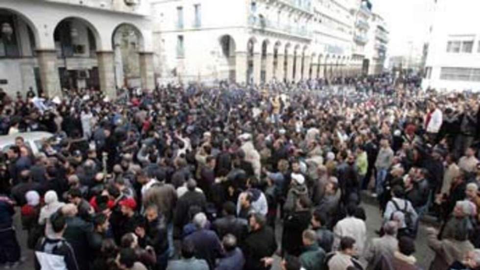 Le pouvoir disperse une nouvelle manifestation de l'opposition