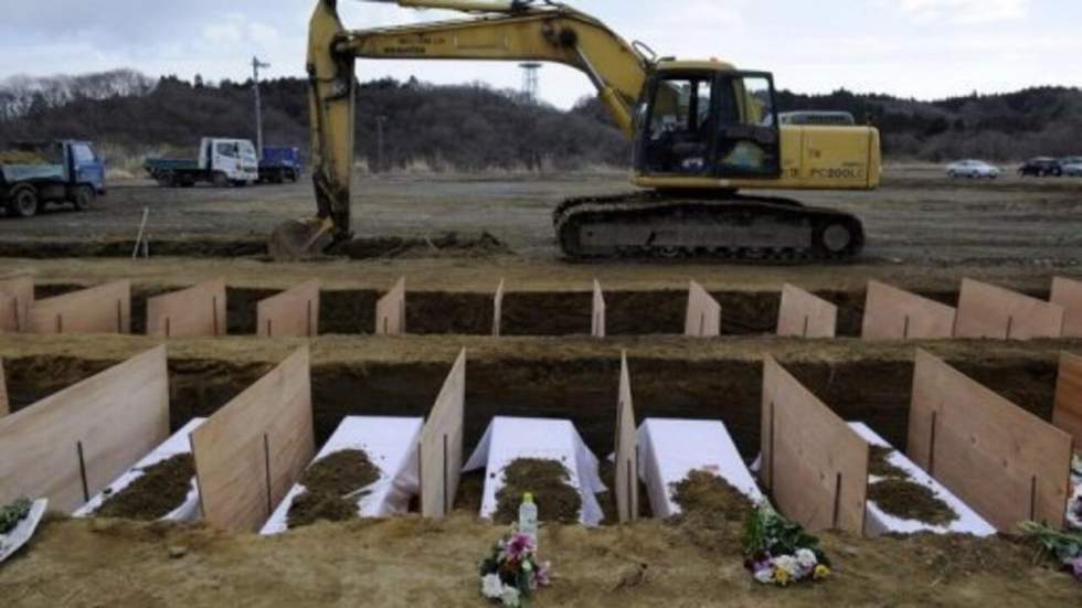 Le bilan du séisme et du tsunami s'élève à plus de 10 000 morts