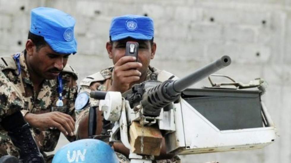 Nouveaux tirs à l'arme lourde à Abidjan, l'ONU étudie leur interdiction