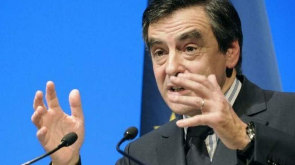 Paris va "intensifier" ses frappes aériennes en Libye, affirme François Fillon