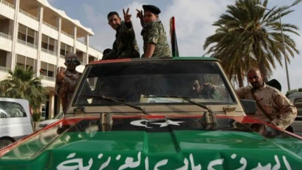 Un millier de personnes à Tripoli pour les funérailles du fils de Kadhafi Un millier de personnes à Tripoli pour les funérailles du fils de Kadhafi