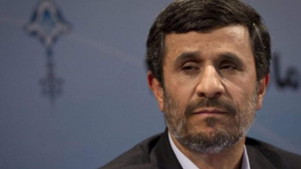 Ahmadinejad affaibli par une lutte de pouvoir au sein du camp conservateur Ahmadinejad affaibli par une lutte de pouvoir au sein du camp conservateur