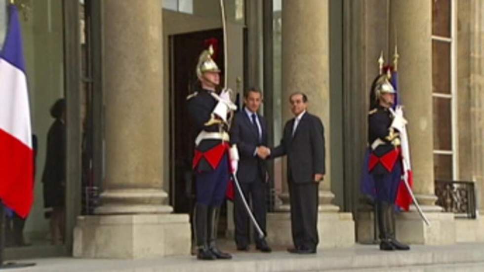 Nicolas Sarkozy a reçu le chef de la diplomatie de la rébellion libyenne Nicolas Sarkozy a reçu le chef de la diplomatie de la rébellion libyenne