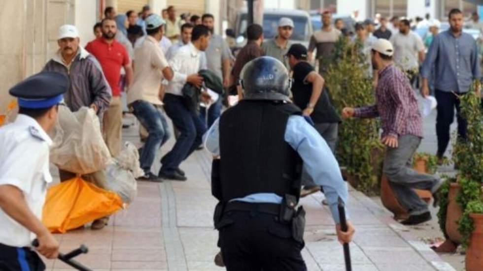 Les forces de police dispersent une manifestation à Rabat